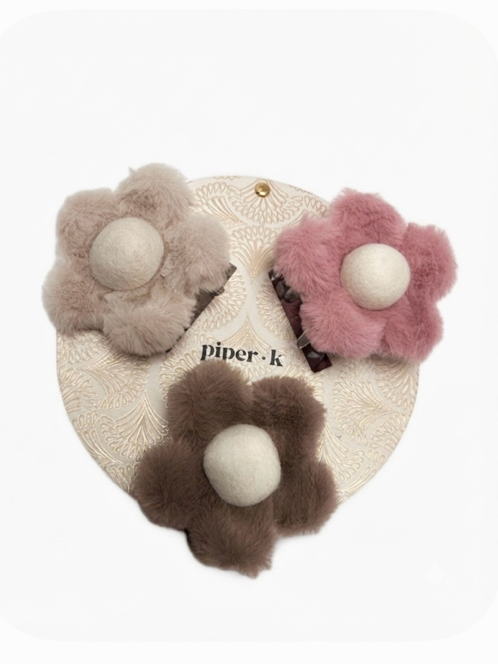 NWT ⚜️💖⚜️ Piper K Hair Claw Clips set of 3 fuzzy flowers